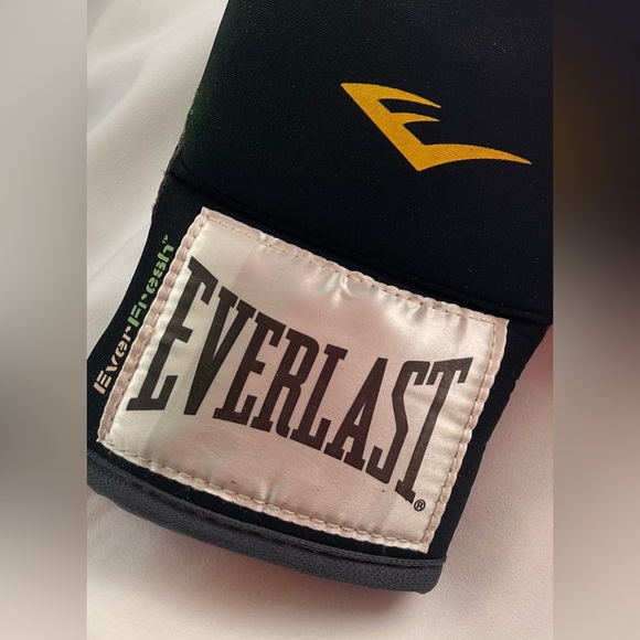 Everlast Neoprene Heavy Bag Gloves - Picture 3 of 4